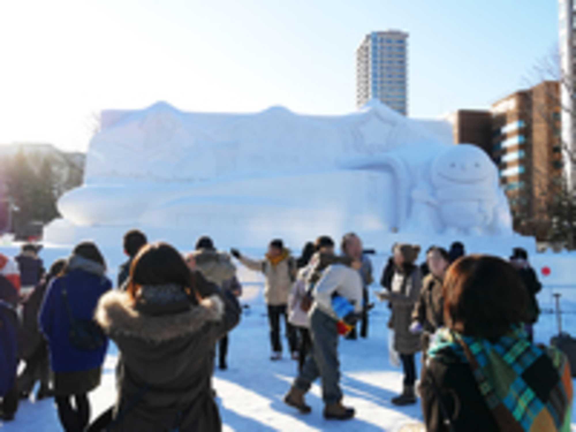 さっぽろ雪まつり_北海道新幹線の大雪像